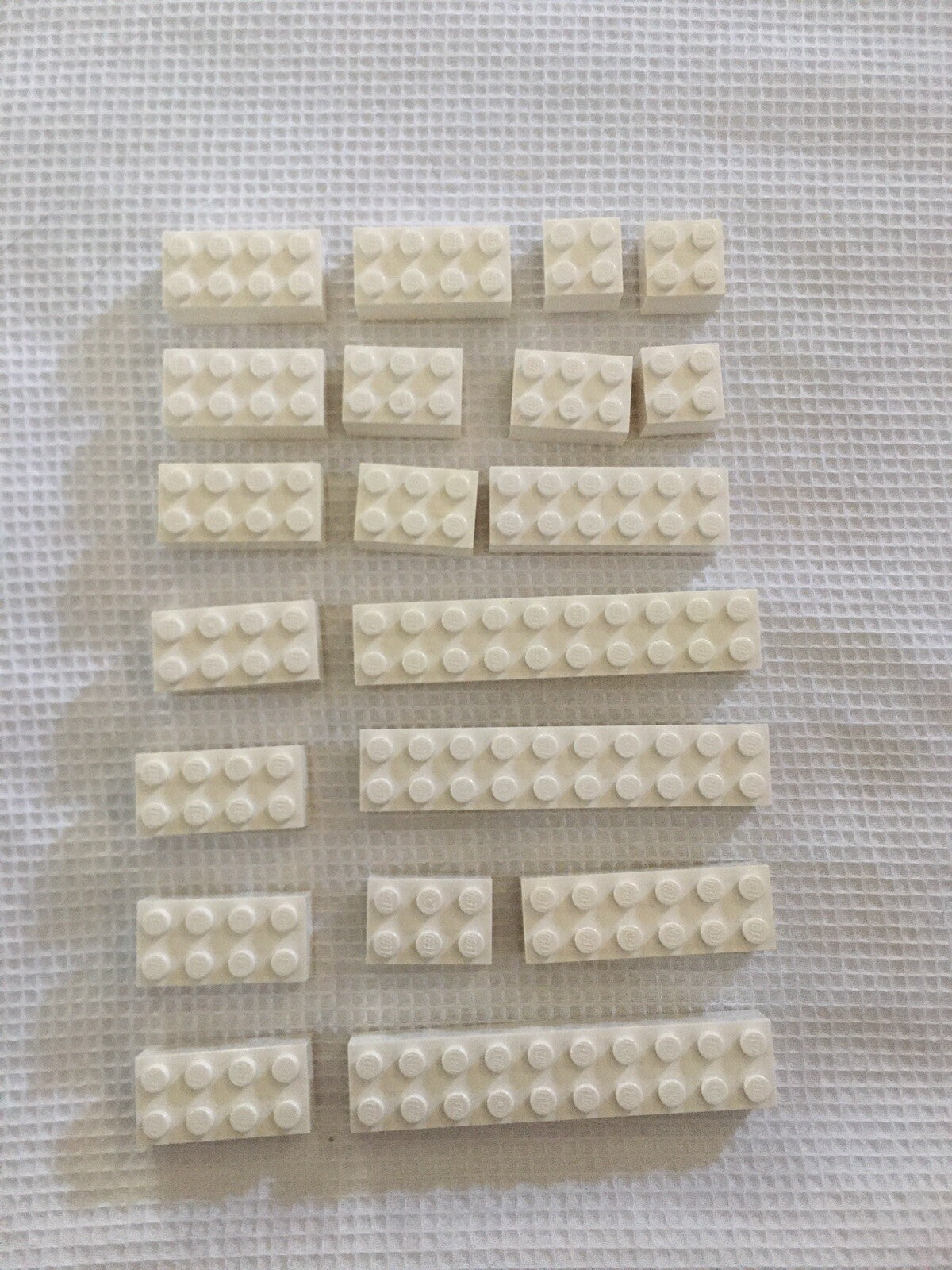 Lot of 20 Lego Friends White Bricks Pieces