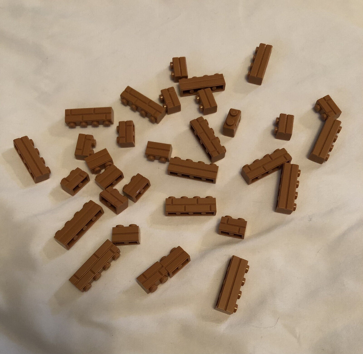 Lot Of 32 light brown lego brick 1x2 and 1x4 pieces